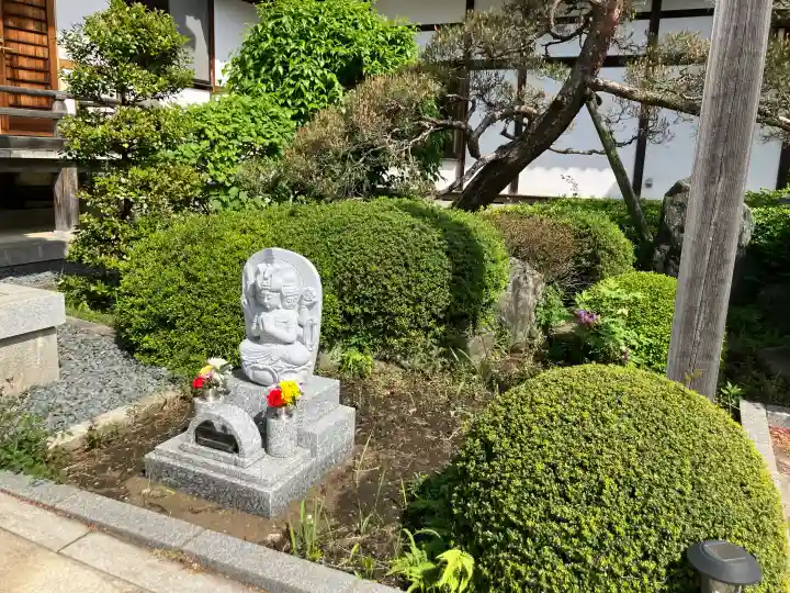 林清寺の{uncategorized: "未分類", other: "その他", undefined: "問題あり", building: "その他建物", grave: "お墓", sacred_gate: "鳥居", guardian: "狛犬", statue: "像", buddha: "仏像", history: "歴史", nature: "自然", garden: "庭園", animal: "動物", pagoda: "塔", temizu: "手水舎", mountain_gate: "山門・神門", sanctuary: "本殿・本堂", subordinate: "末社・摂社", art: "芸術", scenery: "景色", jizo: "地蔵", ema: "絵馬", goshuin: "御朱印", omikuji: "おみくじ", items: "授与品その他", amulet: "お守り", goshuincho: "御朱印帳", eats: "食事", festival: "お祭り", votive_dance: "神楽", shichigosan: "七五三参", wedding: "結婚式", experience: "体験その他", initially: "初詣", around: "周辺", anti_infection: "感染症対策"}