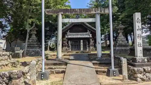 白山社の鳥居