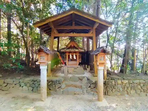 飛鳥坐神社の末社・摂社