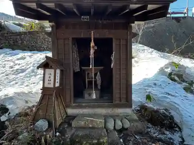 温泉神社の{uncategorized: "未分類", other: "その他", undefined: "問題あり", building: "その他建物", grave: "お墓", sacred_gate: "鳥居", guardian: "狛犬", statue: "像", buddha: "仏像", history: "歴史", nature: "自然", garden: "庭園", animal: "動物", pagoda: "塔", temizu: "手水舎", mountain_gate: "山門・神門", sanctuary: "本殿・本堂", subordinate: "末社・摂社", art: "芸術", scenery: "景色", jizo: "地蔵", ema: "絵馬", goshuin: "御朱印", omikuji: "おみくじ", items: "授与品その他", amulet: "お守り", goshuincho: "御朱印帳", eats: "食事", festival: "お祭り", votive_dance: "神楽", shichigosan: "七五三参", wedding: "結婚式", experience: "体験その他", initially: "初詣", around: "周辺", anti_infection: "感染症対策"}