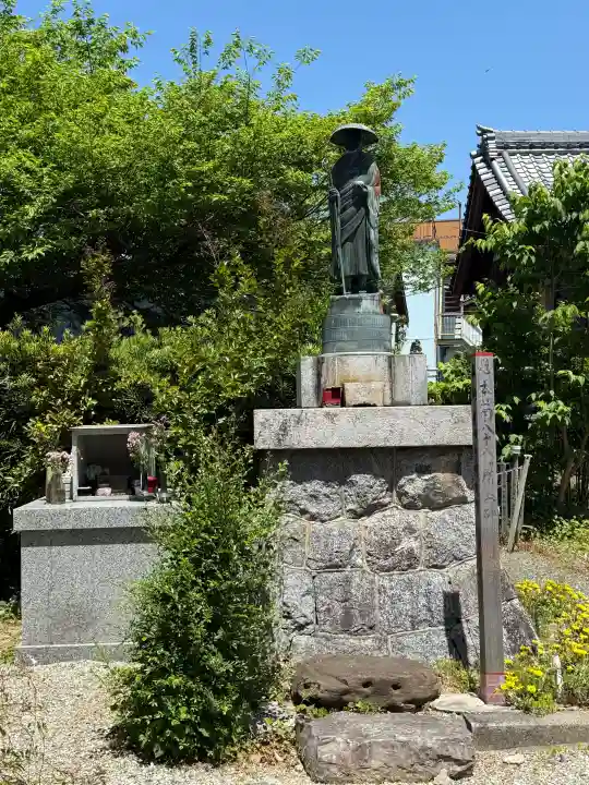 井際山 如意輪寺の{uncategorized: "未分類", other: "その他", undefined: "問題あり", building: "その他建物", grave: "お墓", sacred_gate: "鳥居", guardian: "狛犬", statue: "像", buddha: "仏像", history: "歴史", nature: "自然", garden: "庭園", animal: "動物", pagoda: "塔", temizu: "手水舎", mountain_gate: "山門・神門", sanctuary: "本殿・本堂", subordinate: "末社・摂社", art: "芸術", scenery: "景色", jizo: "地蔵", ema: "絵馬", goshuin: "御朱印", omikuji: "おみくじ", items: "授与品その他", amulet: "お守り", goshuincho: "御朱印帳", eats: "食事", festival: "お祭り", votive_dance: "神楽", shichigosan: "七五三参", wedding: "結婚式", experience: "体験その他", initially: "初詣", around: "周辺", anti_infection: "感染症対策"}