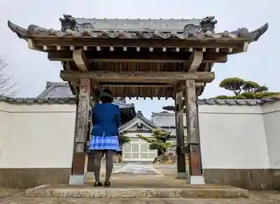 聴松寺の山門・神門