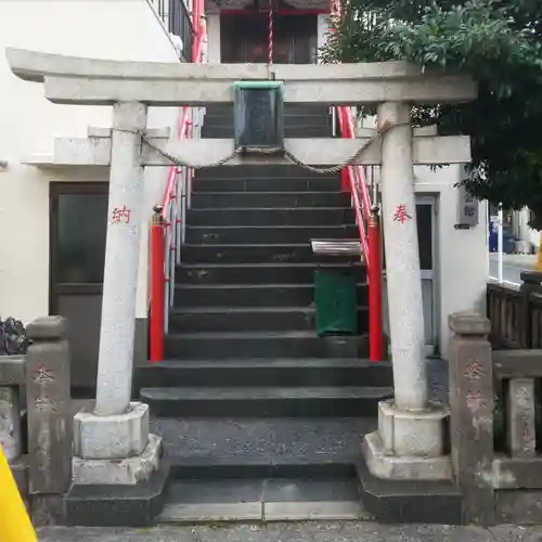 永倉稲荷神社の鳥居