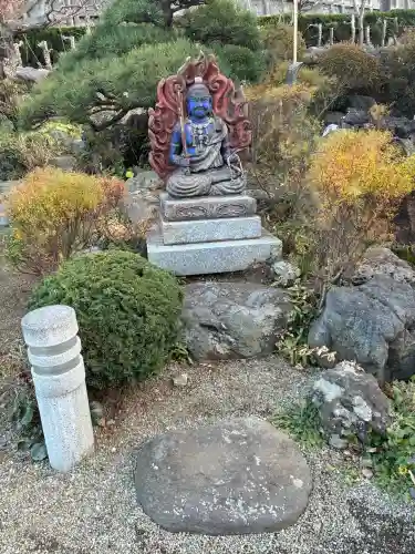 青蓮寺の{uncategorized: "未分類", other: "その他", undefined: "問題あり", building: "その他建物", grave: "お墓", sacred_gate: "鳥居", guardian: "狛犬", statue: "像", buddha: "仏像", history: "歴史", nature: "自然", garden: "庭園", animal: "動物", pagoda: "塔", temizu: "手水舎", mountain_gate: "山門・神門", sanctuary: "本殿・本堂", subordinate: "末社・摂社", art: "芸術", scenery: "景色", jizo: "地蔵", ema: "絵馬", goshuin: "御朱印", omikuji: "おみくじ", items: "授与品その他", amulet: "お守り", goshuincho: "御朱印帳", eats: "食事", festival: "お祭り", votive_dance: "神楽", shichigosan: "七五三参", wedding: "結婚式", experience: "体験その他", initially: "初詣", around: "周辺", anti_infection: "感染症対策"}