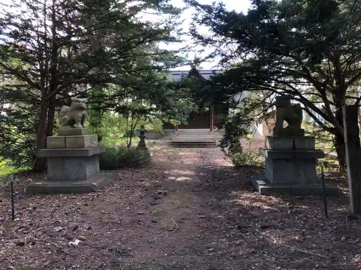 茶志内神社の{uncategorized: "未分類", other: "その他", undefined: "問題あり", building: "その他建物", grave: "お墓", sacred_gate: "鳥居", guardian: "狛犬", statue: "像", buddha: "仏像", history: "歴史", nature: "自然", garden: "庭園", animal: "動物", pagoda: "塔", temizu: "手水舎", mountain_gate: "山門・神門", sanctuary: "本殿・本堂", subordinate: "末社・摂社", art: "芸術", scenery: "景色", jizo: "地蔵", ema: "絵馬", goshuin: "御朱印", omikuji: "おみくじ", items: "授与品その他", amulet: "お守り", goshuincho: "御朱印帳", eats: "食事", festival: "お祭り", votive_dance: "神楽", shichigosan: "七五三参", wedding: "結婚式", experience: "体験その他", initially: "初詣", around: "周辺", anti_infection: "感染症対策"}