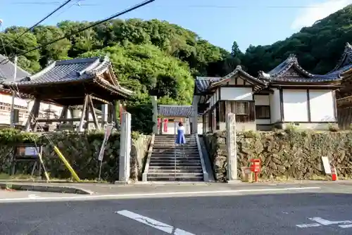 尾張高野山宗　総本山　岩屋寺の山門・神門