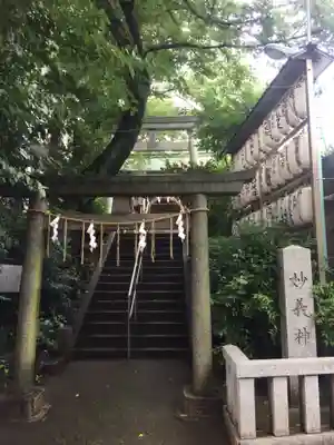 駒込妙義神社の鳥居