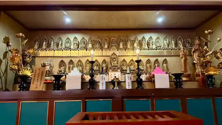 成田山函館別院函館寺の{uncategorized: "未分類", other: "その他", undefined: "問題あり", building: "その他建物", grave: "お墓", sacred_gate: "鳥居", guardian: "狛犬", statue: "像", buddha: "仏像", history: "歴史", nature: "自然", garden: "庭園", animal: "動物", pagoda: "塔", temizu: "手水舎", mountain_gate: "山門・神門", sanctuary: "本殿・本堂", subordinate: "末社・摂社", art: "芸術", scenery: "景色", jizo: "地蔵", ema: "絵馬", goshuin: "御朱印", omikuji: "おみくじ", items: "授与品その他", amulet: "お守り", goshuincho: "御朱印帳", eats: "食事", festival: "お祭り", votive_dance: "神楽", shichigosan: "七五三参", wedding: "結婚式", experience: "体験その他", initially: "初詣", around: "周辺", anti_infection: "感染症対策"}