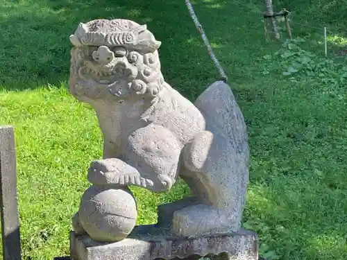 三石神社の狛犬