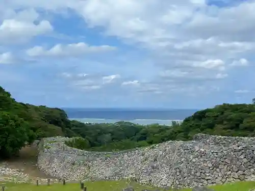 今帰仁里主所火の神(沖縄県)