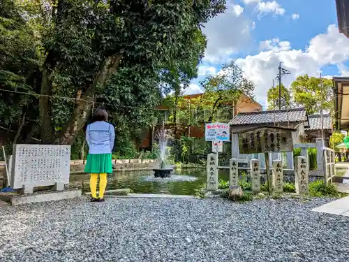 味美白山神社の庭園