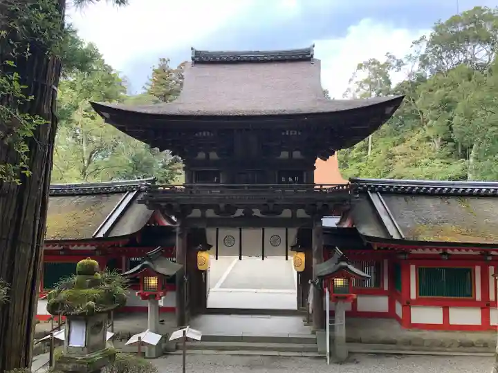 石上神宮の山門・神門