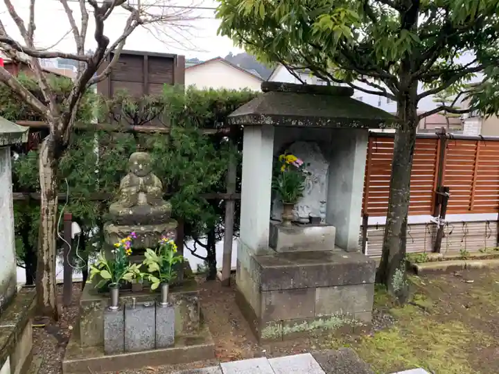 自性院の末社・摂社