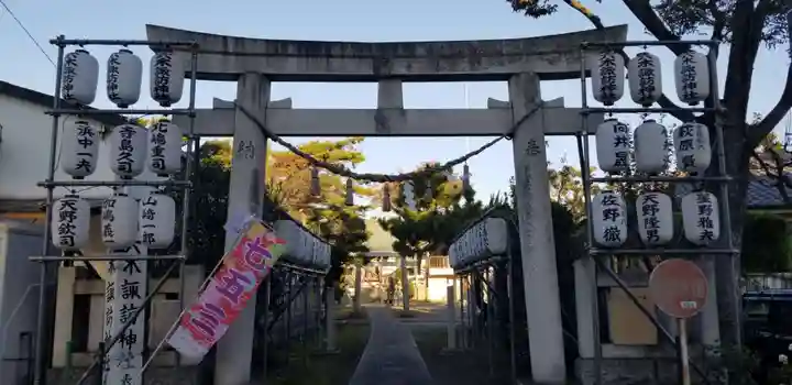 諏訪神社の鳥居