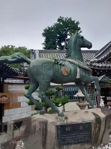 加支多神社の像