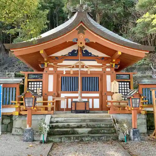 飛鳥神社の{uncategorized: "未分類", other: "その他", undefined: "問題あり", building: "その他建物", grave: "お墓", sacred_gate: "鳥居", guardian: "狛犬", statue: "像", buddha: "仏像", history: "歴史", nature: "自然", garden: "庭園", animal: "動物", pagoda: "塔", temizu: "手水舎", mountain_gate: "山門・神門", sanctuary: "本殿・本堂", subordinate: "末社・摂社", art: "芸術", scenery: "景色", jizo: "地蔵", ema: "絵馬", goshuin: "御朱印", omikuji: "おみくじ", items: "授与品その他", amulet: "お守り", goshuincho: "御朱印帳", eats: "食事", festival: "お祭り", votive_dance: "神楽", shichigosan: "七五三参", wedding: "結婚式", experience: "体験その他", initially: "初詣", around: "周辺", anti_infection: "感染症対策"}