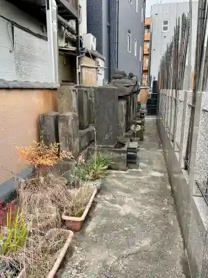 長寿寺の{uncategorized: "未分類", other: "その他", undefined: "問題あり", building: "その他建物", grave: "お墓", sacred_gate: "鳥居", guardian: "狛犬", statue: "像", buddha: "仏像", history: "歴史", nature: "自然", garden: "庭園", animal: "動物", pagoda: "塔", temizu: "手水舎", mountain_gate: "山門・神門", sanctuary: "本殿・本堂", subordinate: "末社・摂社", art: "芸術", scenery: "景色", jizo: "地蔵", ema: "絵馬", goshuin: "御朱印", omikuji: "おみくじ", items: "授与品その他", amulet: "お守り", goshuincho: "御朱印帳", eats: "食事", festival: "お祭り", votive_dance: "神楽", shichigosan: "七五三参", wedding: "結婚式", experience: "体験その他", initially: "初詣", around: "周辺", anti_infection: "感染症対策"}