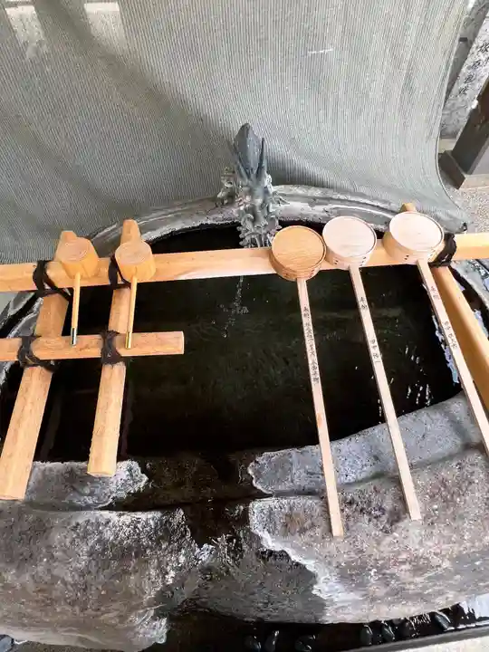 御嶽神社茅萱宮の手水舎