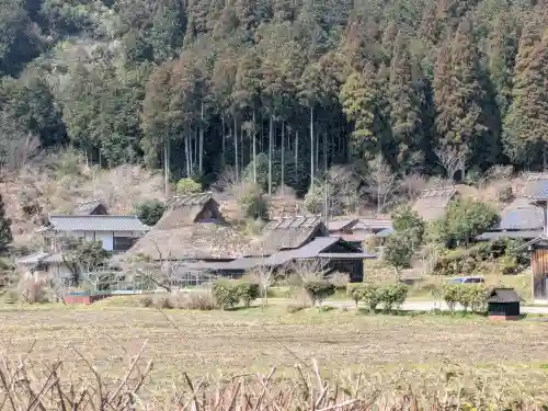 知井八幡神社の{uncategorized: "未分類", other: "その他", undefined: "問題あり", building: "その他建物", grave: "お墓", sacred_gate: "鳥居", guardian: "狛犬", statue: "像", buddha: "仏像", history: "歴史", nature: "自然", garden: "庭園", animal: "動物", pagoda: "塔", temizu: "手水舎", mountain_gate: "山門・神門", sanctuary: "本殿・本堂", subordinate: "末社・摂社", art: "芸術", scenery: "景色", jizo: "地蔵", ema: "絵馬", goshuin: "御朱印", omikuji: "おみくじ", items: "授与品その他", amulet: "お守り", goshuincho: "御朱印帳", eats: "食事", festival: "お祭り", votive_dance: "神楽", shichigosan: "七五三参", wedding: "結婚式", experience: "体験その他", initially: "初詣", around: "周辺", anti_infection: "感染症対策"}
