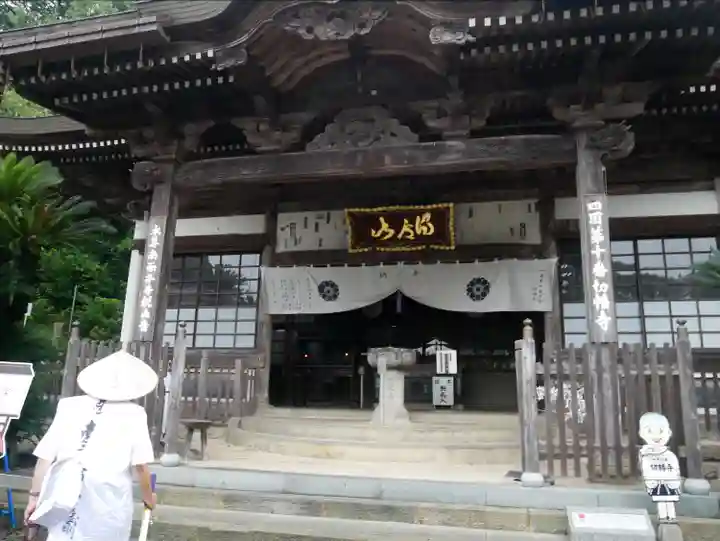 切幡寺の本殿・本堂
