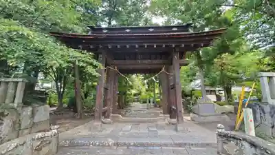 大井俣窪八幡神社の山門・神門