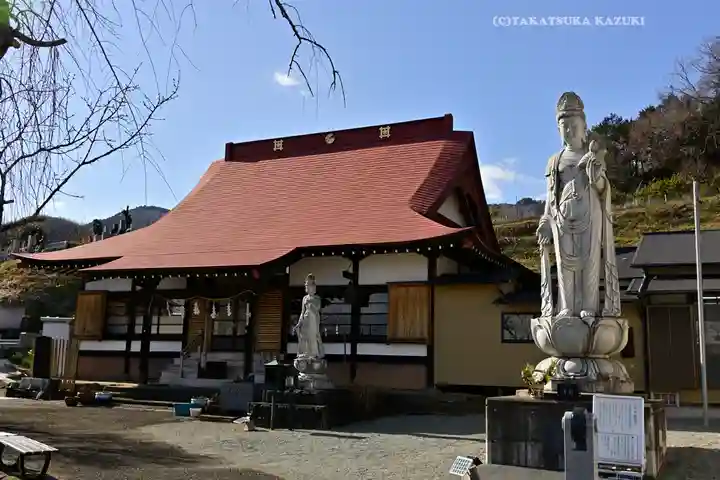 伊勢原 法泉寺の本殿・本堂