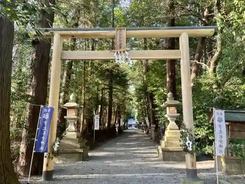 宇太水分神社（下社）の{uncategorized: "未分類", other: "その他", undefined: "問題あり", building: "その他建物", grave: "お墓", sacred_gate: "鳥居", guardian: "狛犬", statue: "像", buddha: "仏像", history: "歴史", nature: "自然", garden: "庭園", animal: "動物", pagoda: "塔", temizu: "手水舎", mountain_gate: "山門・神門", sanctuary: "本殿・本堂", subordinate: "末社・摂社", art: "芸術", scenery: "景色", jizo: "地蔵", ema: "絵馬", goshuin: "御朱印", omikuji: "おみくじ", items: "授与品その他", amulet: "お守り", goshuincho: "御朱印帳", eats: "食事", festival: "お祭り", votive_dance: "神楽", shichigosan: "七五三参", wedding: "結婚式", experience: "体験その他", initially: "初詣", around: "周辺", anti_infection: "感染症対策"}