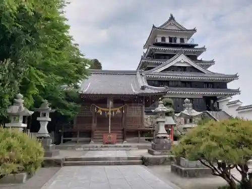 奥平神社の本殿