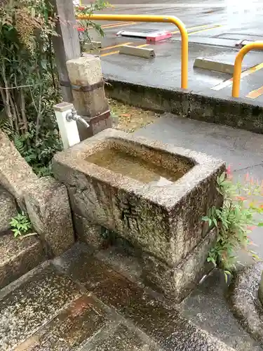 八幡社石神社の手水舎