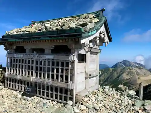 雄山神社峰本社の本殿