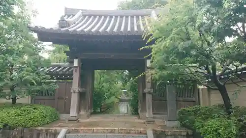 圓融寺の山門