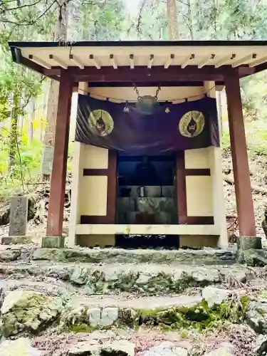 満願寺の{uncategorized: "未分類", other: "その他", undefined: "問題あり", building: "その他建物", grave: "お墓", sacred_gate: "鳥居", guardian: "狛犬", statue: "像", buddha: "仏像", history: "歴史", nature: "自然", garden: "庭園", animal: "動物", pagoda: "塔", temizu: "手水舎", mountain_gate: "山門・神門", sanctuary: "本殿・本堂", subordinate: "末社・摂社", art: "芸術", scenery: "景色", jizo: "地蔵", ema: "絵馬", goshuin: "御朱印", omikuji: "おみくじ", items: "授与品その他", amulet: "お守り", goshuincho: "御朱印帳", eats: "食事", festival: "お祭り", votive_dance: "神楽", shichigosan: "七五三参", wedding: "結婚式", experience: "体験その他", initially: "初詣", around: "周辺", anti_infection: "感染症対策"}