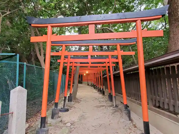 六甲八幡神社の末社・摂社