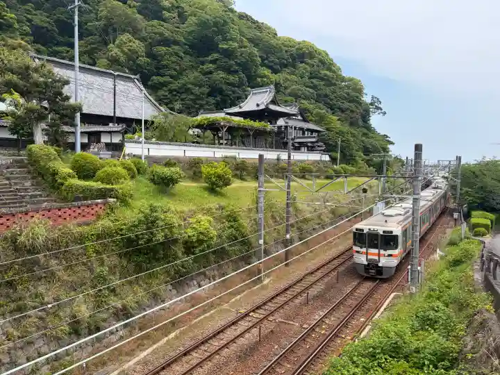 清見寺の{uncategorized: "未分類", other: "その他", undefined: "問題あり", building: "その他建物", grave: "お墓", sacred_gate: "鳥居", guardian: "狛犬", statue: "像", buddha: "仏像", history: "歴史", nature: "自然", garden: "庭園", animal: "動物", pagoda: "塔", temizu: "手水舎", mountain_gate: "山門・神門", sanctuary: "本殿・本堂", subordinate: "末社・摂社", art: "芸術", scenery: "景色", jizo: "地蔵", ema: "絵馬", goshuin: "御朱印", omikuji: "おみくじ", items: "授与品その他", amulet: "お守り", goshuincho: "御朱印帳", eats: "食事", festival: "お祭り", votive_dance: "神楽", shichigosan: "七五三参", wedding: "結婚式", experience: "体験その他", initially: "初詣", around: "周辺", anti_infection: "感染症対策"}