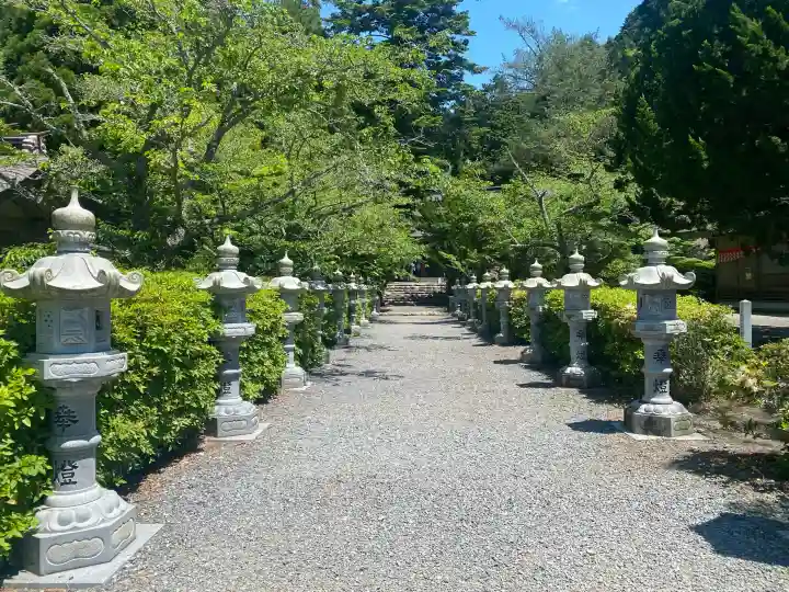 三隅神社の{uncategorized: "未分類", other: "その他", undefined: "問題あり", building: "その他建物", grave: "お墓", sacred_gate: "鳥居", guardian: "狛犬", statue: "像", buddha: "仏像", history: "歴史", nature: "自然", garden: "庭園", animal: "動物", pagoda: "塔", temizu: "手水舎", mountain_gate: "山門・神門", sanctuary: "本殿・本堂", subordinate: "末社・摂社", art: "芸術", scenery: "景色", jizo: "地蔵", ema: "絵馬", goshuin: "御朱印", omikuji: "おみくじ", items: "授与品その他", amulet: "お守り", goshuincho: "御朱印帳", eats: "食事", festival: "お祭り", votive_dance: "神楽", shichigosan: "七五三参", wedding: "結婚式", experience: "体験その他", initially: "初詣", around: "周辺", anti_infection: "感染症対策"}