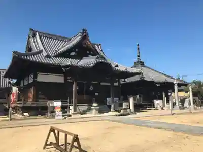 長尾寺の本殿・本堂