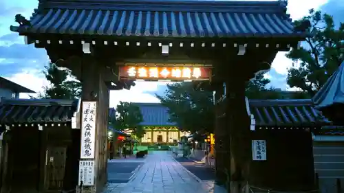 壬生寺の山門