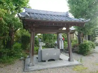 西光寺の手水舎
