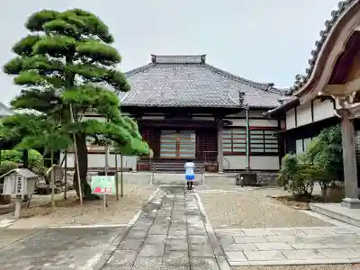 弥勒寺の本殿・本堂