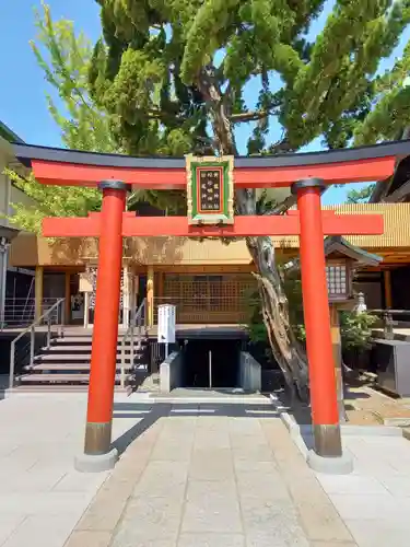 白山神社の末社