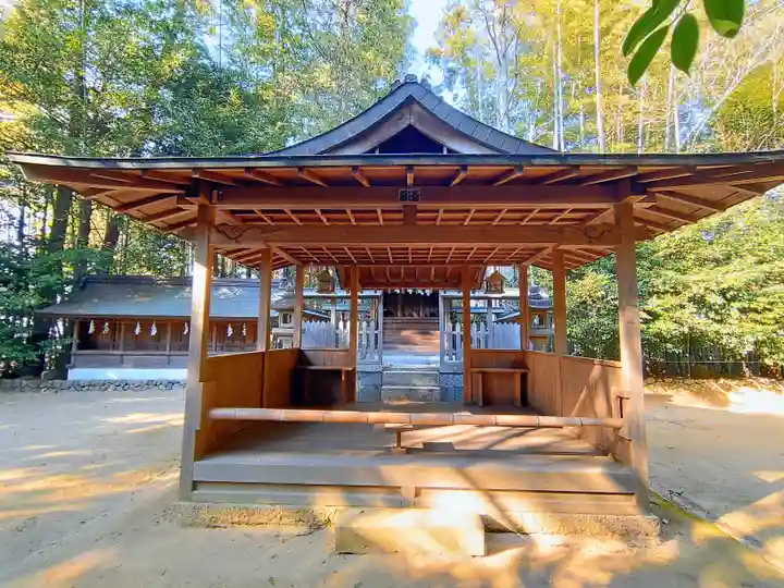 飛鳥坐神社の末社・摂社