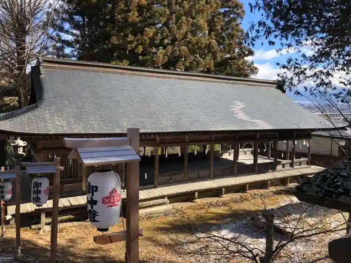 諏訪大社上社前宮の本殿・本堂