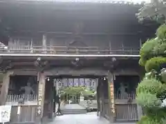 霊山寺の山門
