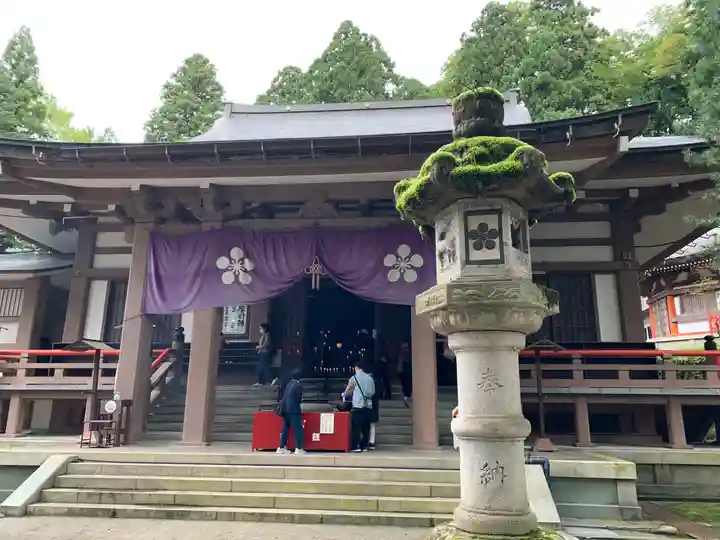 日石寺の本殿・本堂
