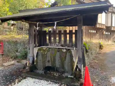 山家神社の{uncategorized: "未分類", other: "その他", undefined: "問題あり", building: "その他建物", grave: "お墓", sacred_gate: "鳥居", guardian: "狛犬", statue: "像", buddha: "仏像", history: "歴史", nature: "自然", garden: "庭園", animal: "動物", pagoda: "塔", temizu: "手水舎", mountain_gate: "山門・神門", sanctuary: "本殿・本堂", subordinate: "末社・摂社", art: "芸術", scenery: "景色", jizo: "地蔵", ema: "絵馬", goshuin: "御朱印", omikuji: "おみくじ", items: "授与品その他", amulet: "お守り", goshuincho: "御朱印帳", eats: "食事", festival: "お祭り", votive_dance: "神楽", shichigosan: "七五三参", wedding: "結婚式", experience: "体験その他", initially: "初詣", around: "周辺", anti_infection: "感染症対策"}