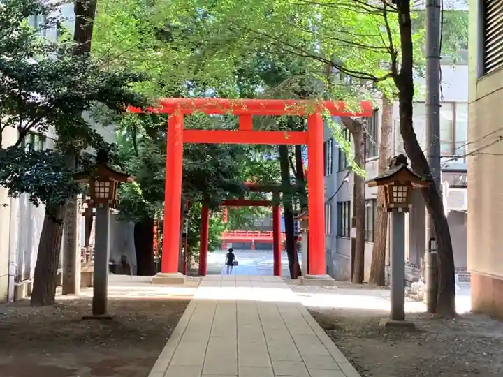 花園神社の鳥居