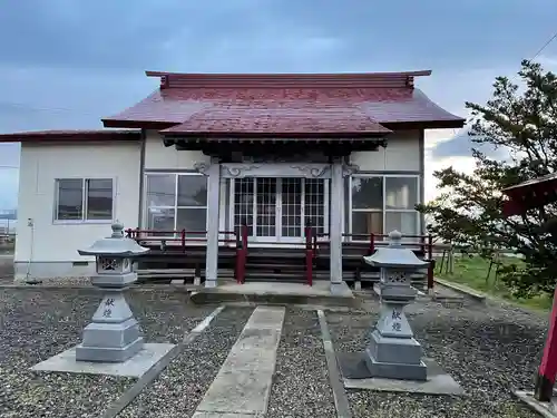 東前稲荷神社の本殿