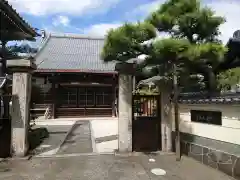 因西寺の山門