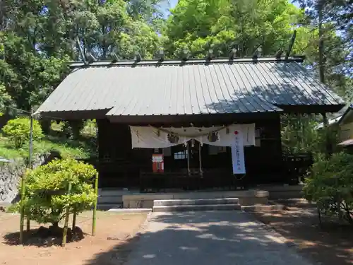 酒折宮の本殿・本堂