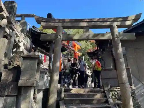 伏見稲荷大社二ノ峰（中之社神蹟・青木大神）(京都府)